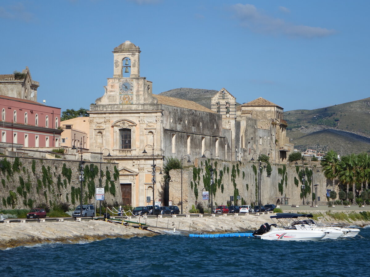 Gaeta, Pfarrkirche Santissima Annunziata, erbaut von 1320 bis 1352 (21.09.2022)