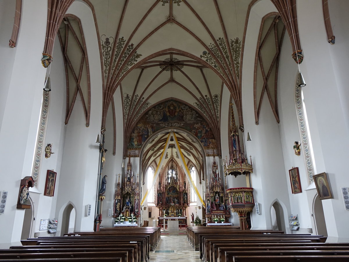 Gaimersheim, neugotischer Innenraum der Pfarrkirche Maria Himmelfahrt (01.05.2016)