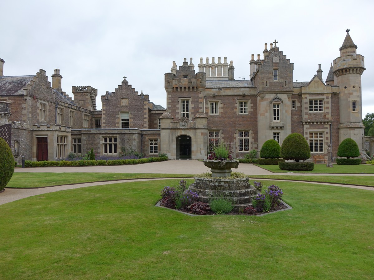 Galashiels, Abbotsford House, erbaut von 1817 bis 1824 durch Sir Walter Scott (10.07.2015)