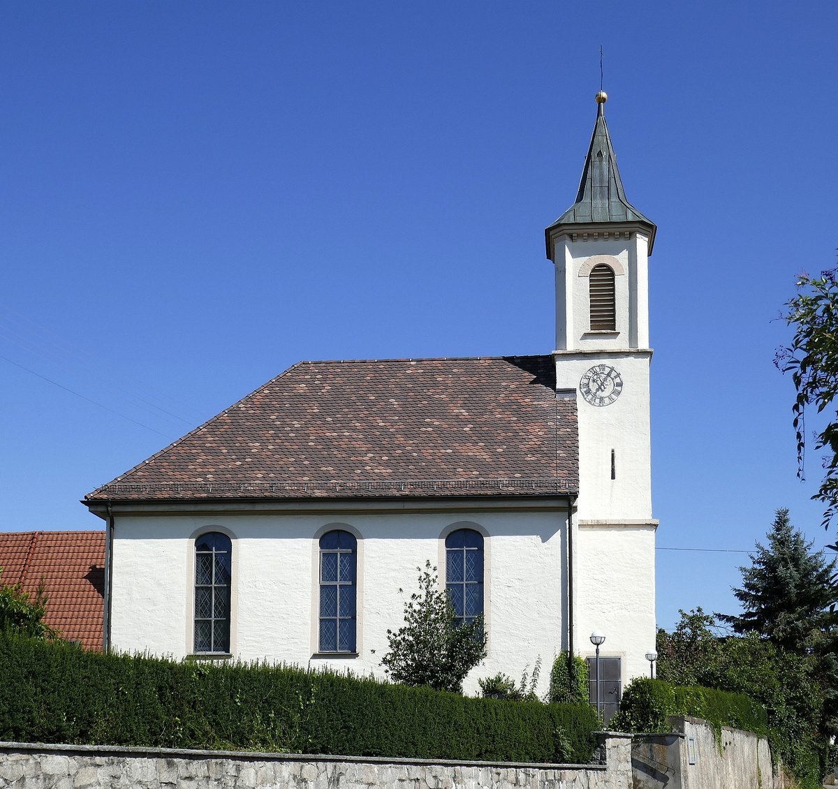 Gallenweiler im Markgrflerland, die evangelische Kirche von 1793, der Turmbau stammt aus den Jahren 1863-66, Aug.2019