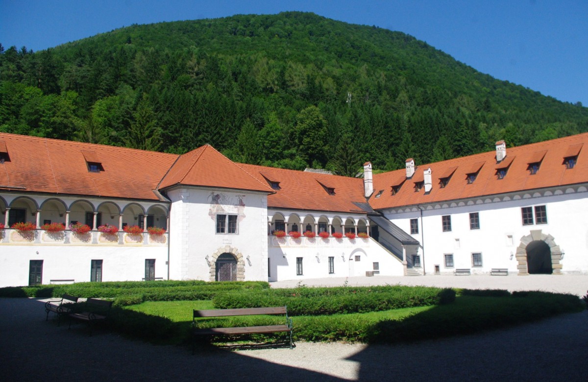 Gaming, Arkadenhof des Kartuserkloster Marienthron (17.08.2013)