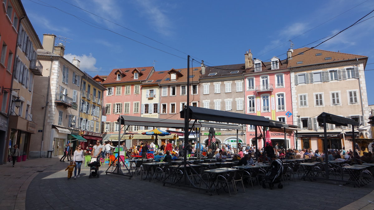 Gap, Gebude am Place Jean Marcellin in der Altstadt (23.09.2017)