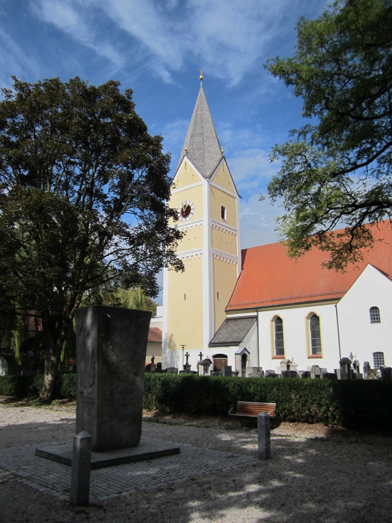 Garching, Pfarrkirche St. Katharina, erbaut im 15. Jahrhundert, barockisiert im 17. Jahrhundert (21.09.2014)