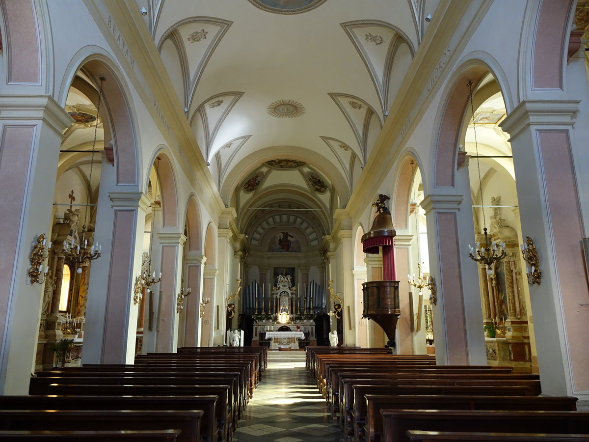 Garda, Innenraum der Pfarrkirche St. Maria Assunta (07.10.2016)