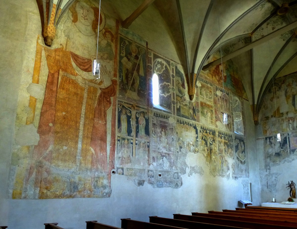 Garmisch-Partenkirchen, die Fresken in der Alten Pfarrkirche St.Martin entstanden um das Jahr 1330, Aug.2014