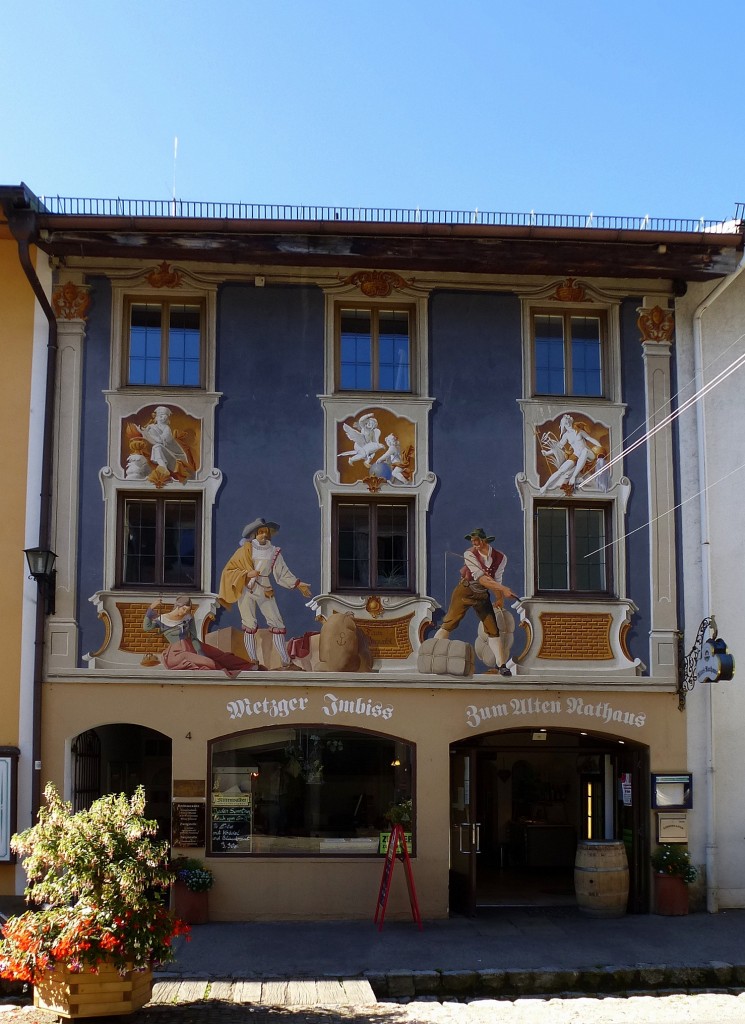 Garmisch-Partenkirchen, Haus mit Fassadenmalerei, Aug.2015