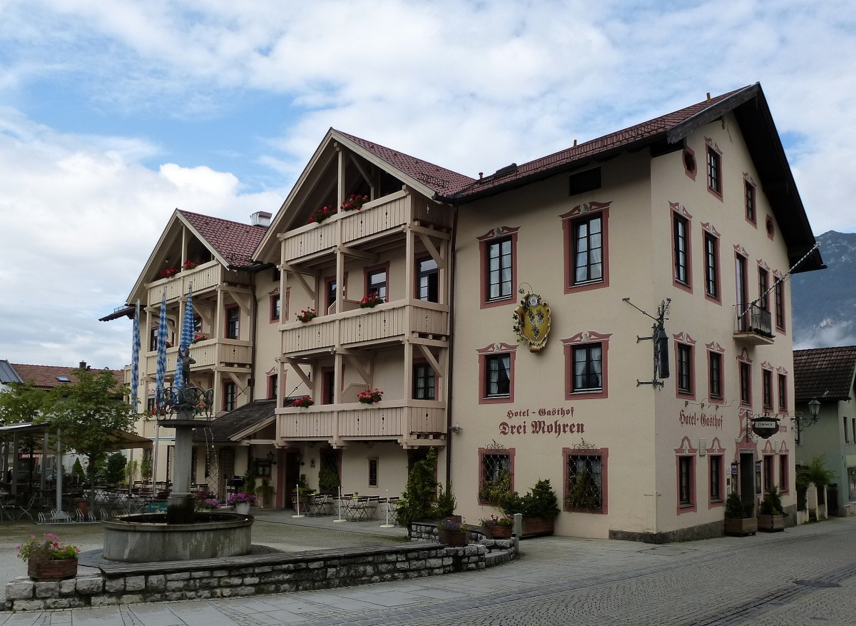 Garmisch-Partenkirchen, Hotel-Gasthof  Drei Mohren , im historischen Ortskern, Aug.2014 
