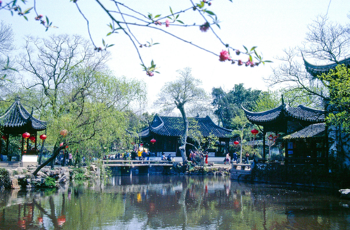 Garten der Verweilung in Suzhou im Osten Chinas. Bild vom Dia. Aufnahme: April 1989.