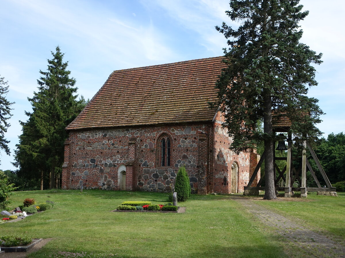 Garwitz, gotische evangelische St. Marien Kirche, erbaut im 15. Jahrhundert (21.06.2026)