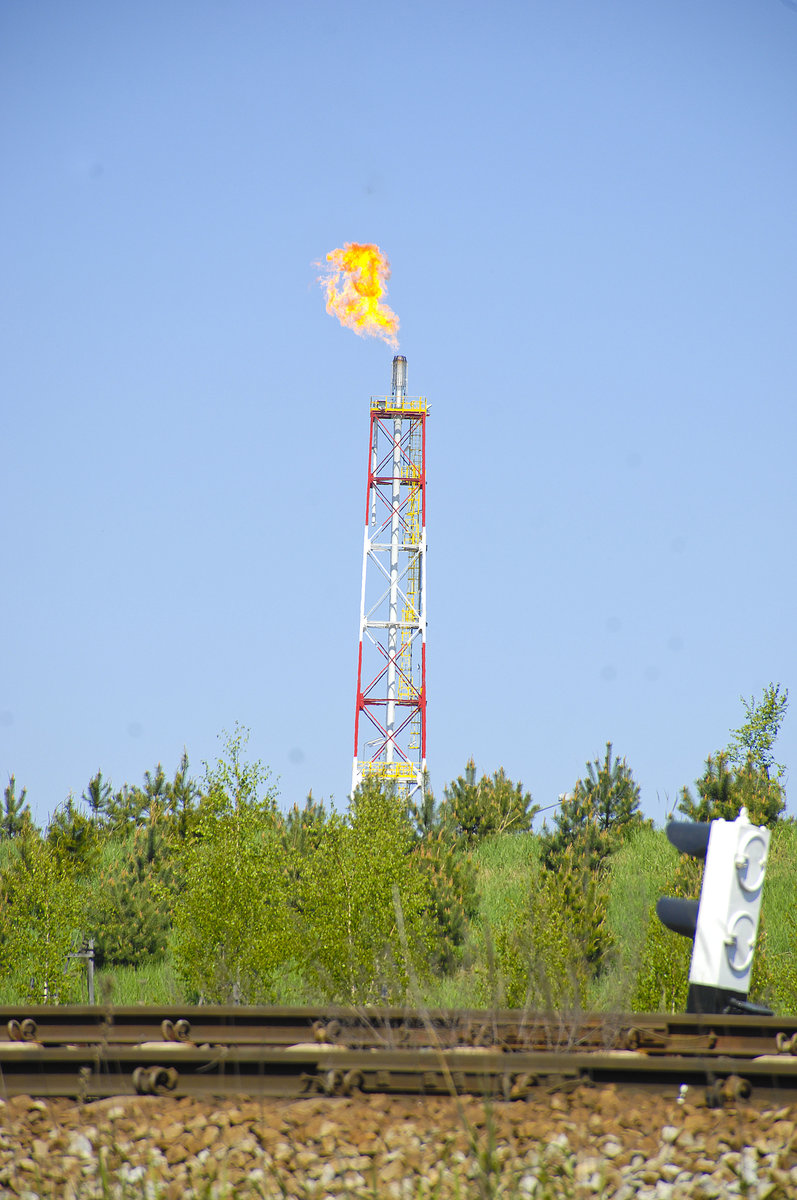 Gasflamme des Flüssiggas-Terminals in Świnoujście (Swinemünde). Aufnahme: 6. Mai 2016.