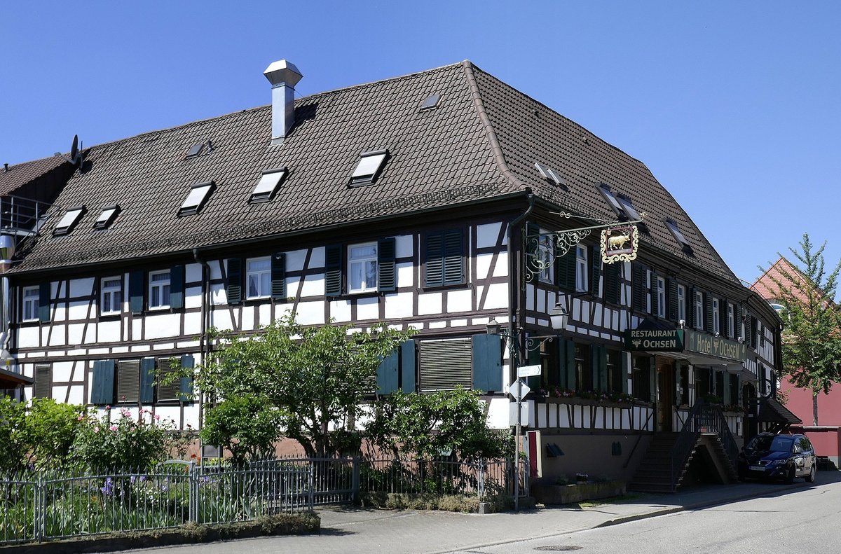Gasthaus  Zum Ochsen , 1612 erstmals erwhnt, seit 1920 im Familienbesitz, Mai 2020