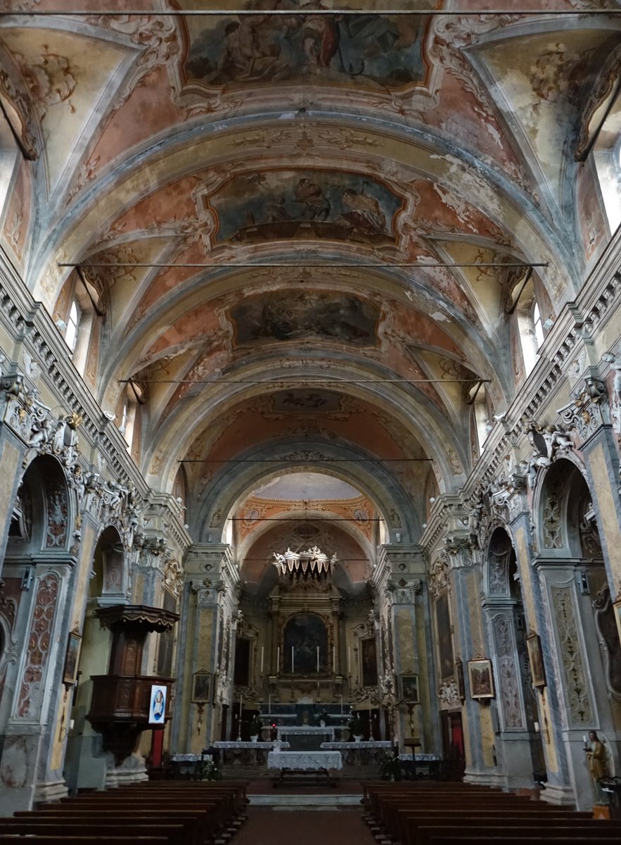 Gazzuolo, barocker Innenraum der St. Maria Nascente Kirche, Fresken von Antonio 
Ghislina (10.10.2016)