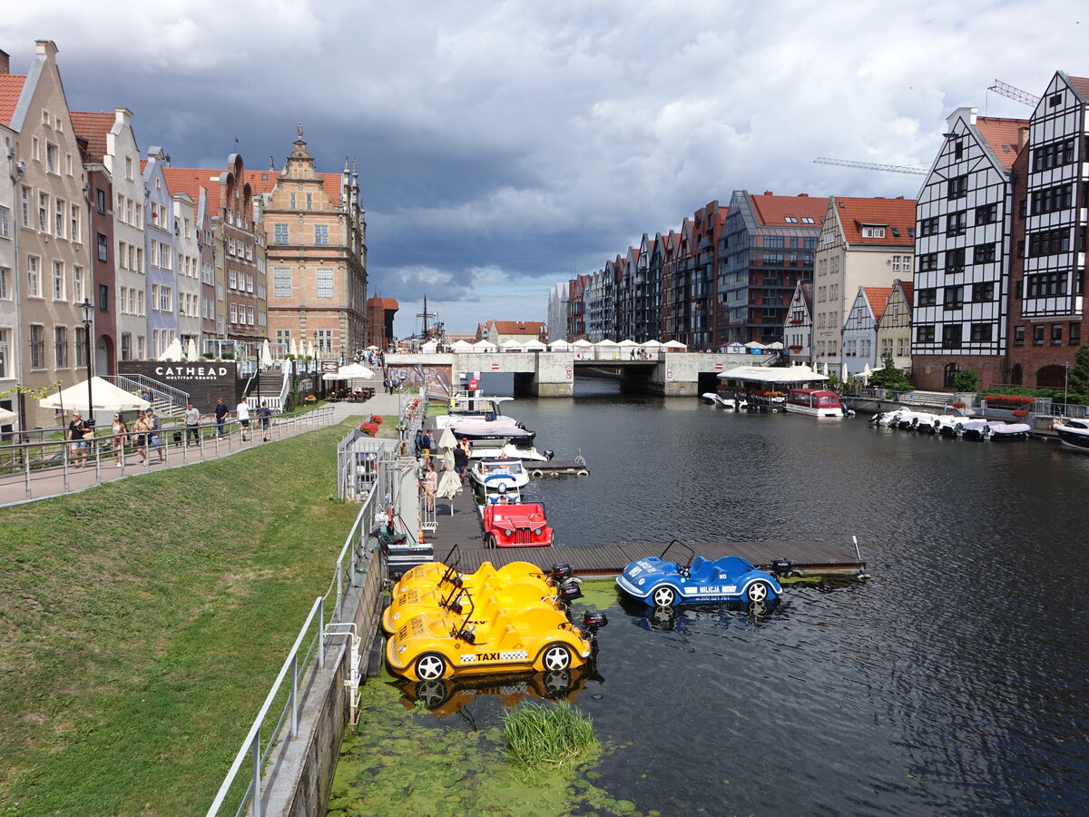 Gdansk / Danzig, Gebude entlang der alten Mottlau (02.08.2021)