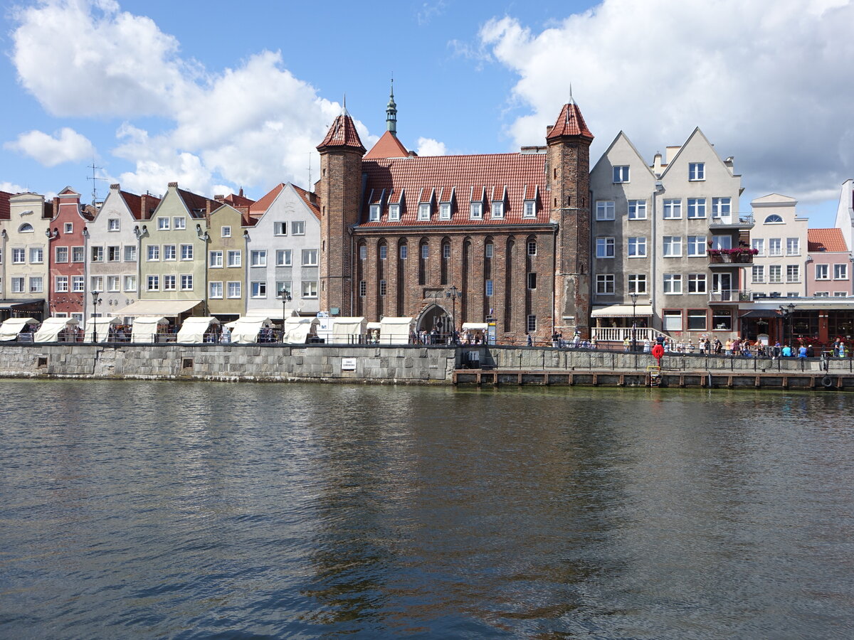 Gdansk / Danzig, Straganiarska Tor am Flussufer (02.08.2021)