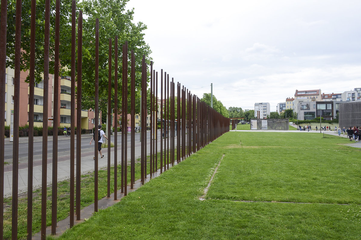 Gedenkstätte Berliner Mauer an der Bernauer Straße im Berliner Ortsteil Gesundbrunnen. Aufnahme: 8. Juni 2019.