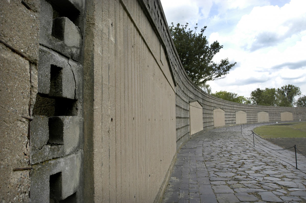 Gedenksttte Sachsenhausen in Oranienburg. Schuhprfstrecke Aufnahme: Juli 2006.