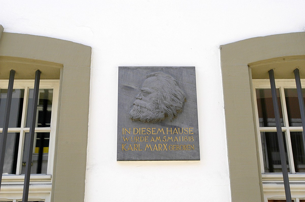 Gedenktafel am Geburtshausbaus von Karl Marx in Trier. Aufnahme: Juli 2007.