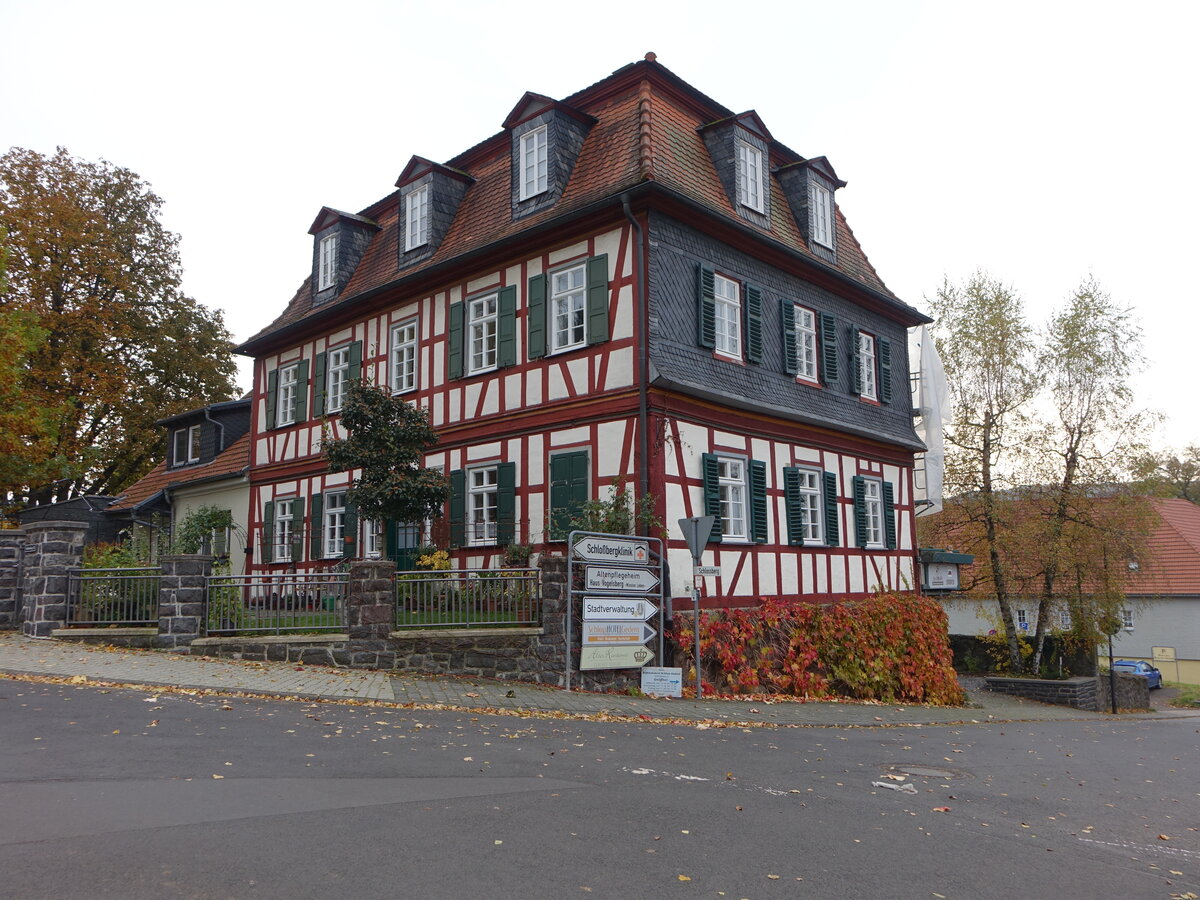 Gedern, historisches Fachwerkhaus am Schloberg (30.10.2021)