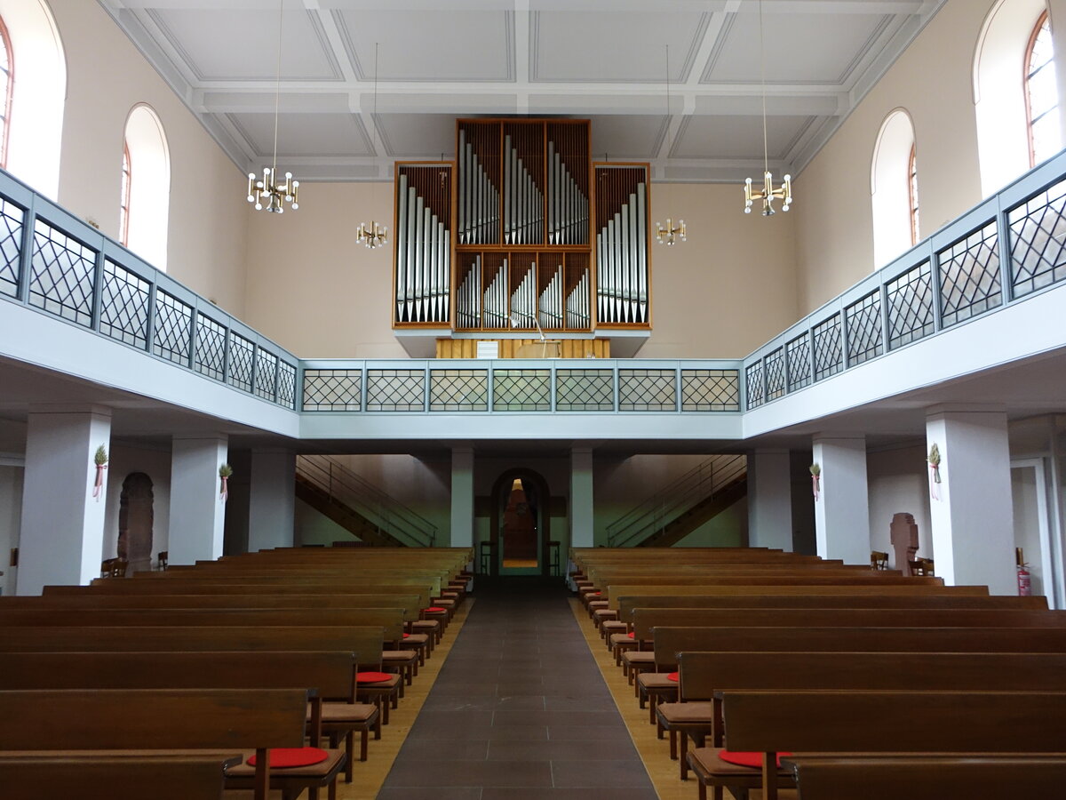 Gedern, Orgelempore in der evangelischen Kirche, Orgel erbaut 1965 durch den Orgelbauer Bernhard Schmidt (30.10.2021)