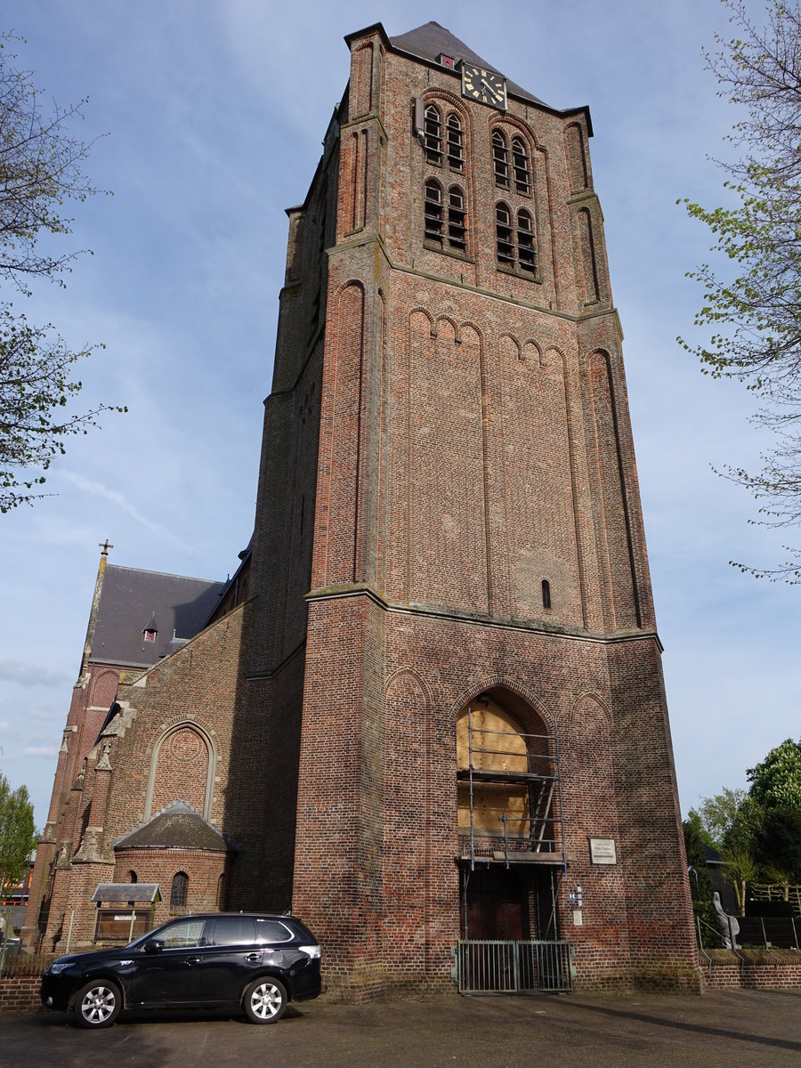 Geffen, Maria Magdalena Kirche, erbaut ab 1893 durch C. Franssen, Kirchturm 15. Jahrhundert (06.05.2016)