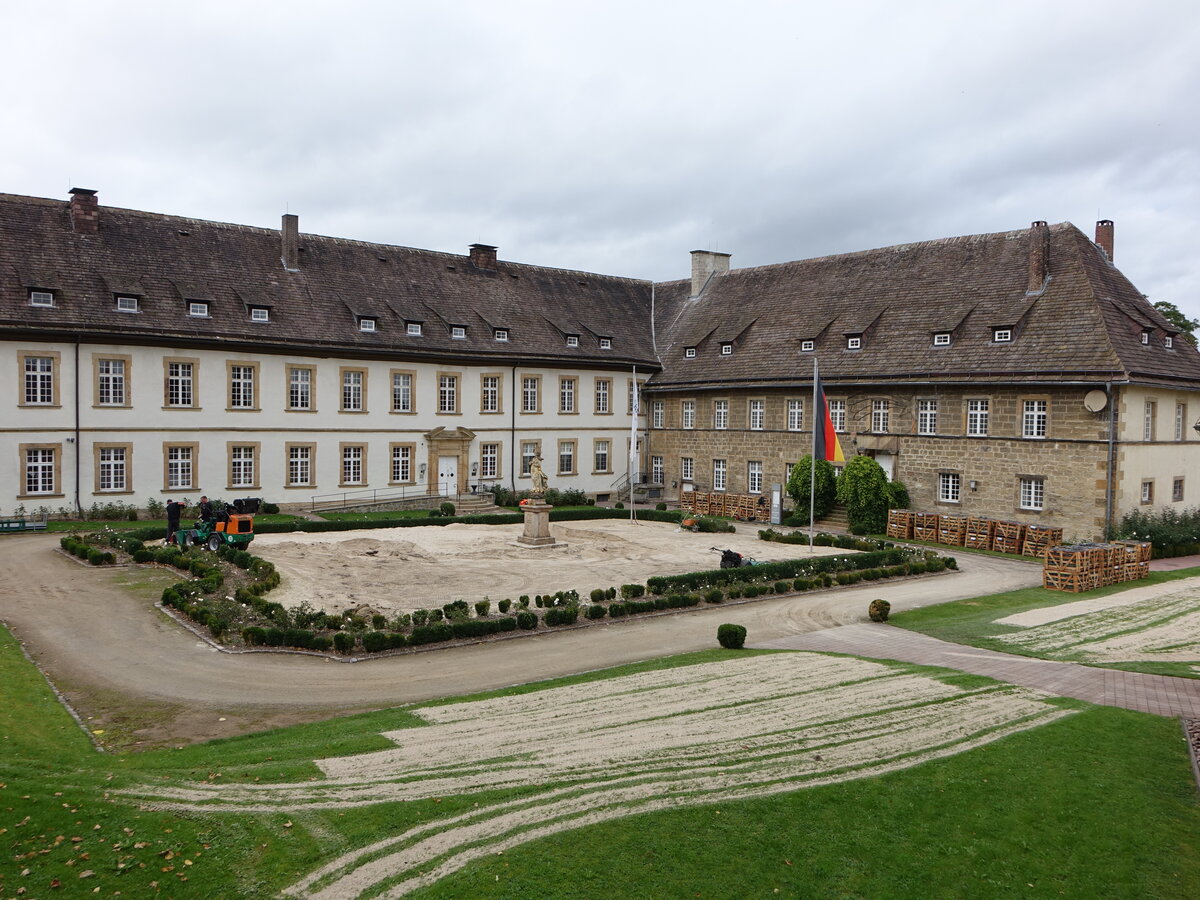 Gehrden, ehemalige Benediktinerinnenabtei, Umbau zum Schloss 1810 durch Graf Bocholtz-Asseburg (05.10.2021)