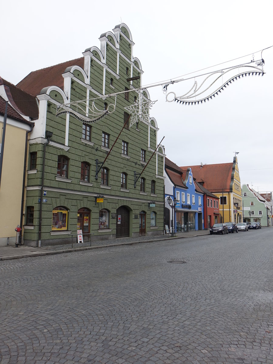 Geiselhring, Brgerhaus von 1700 am Stadtplatz (26.12.2016)