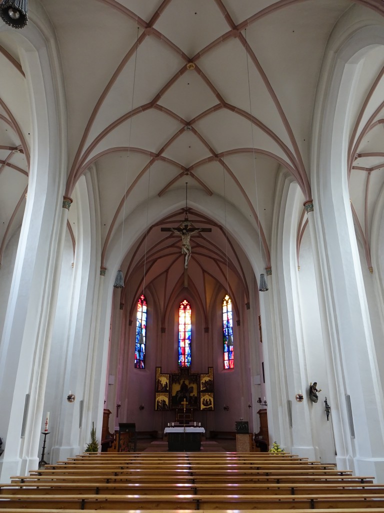 Geisenhausen, neugotischer Innenraum der St. Martin Kirche (15.08.2015)