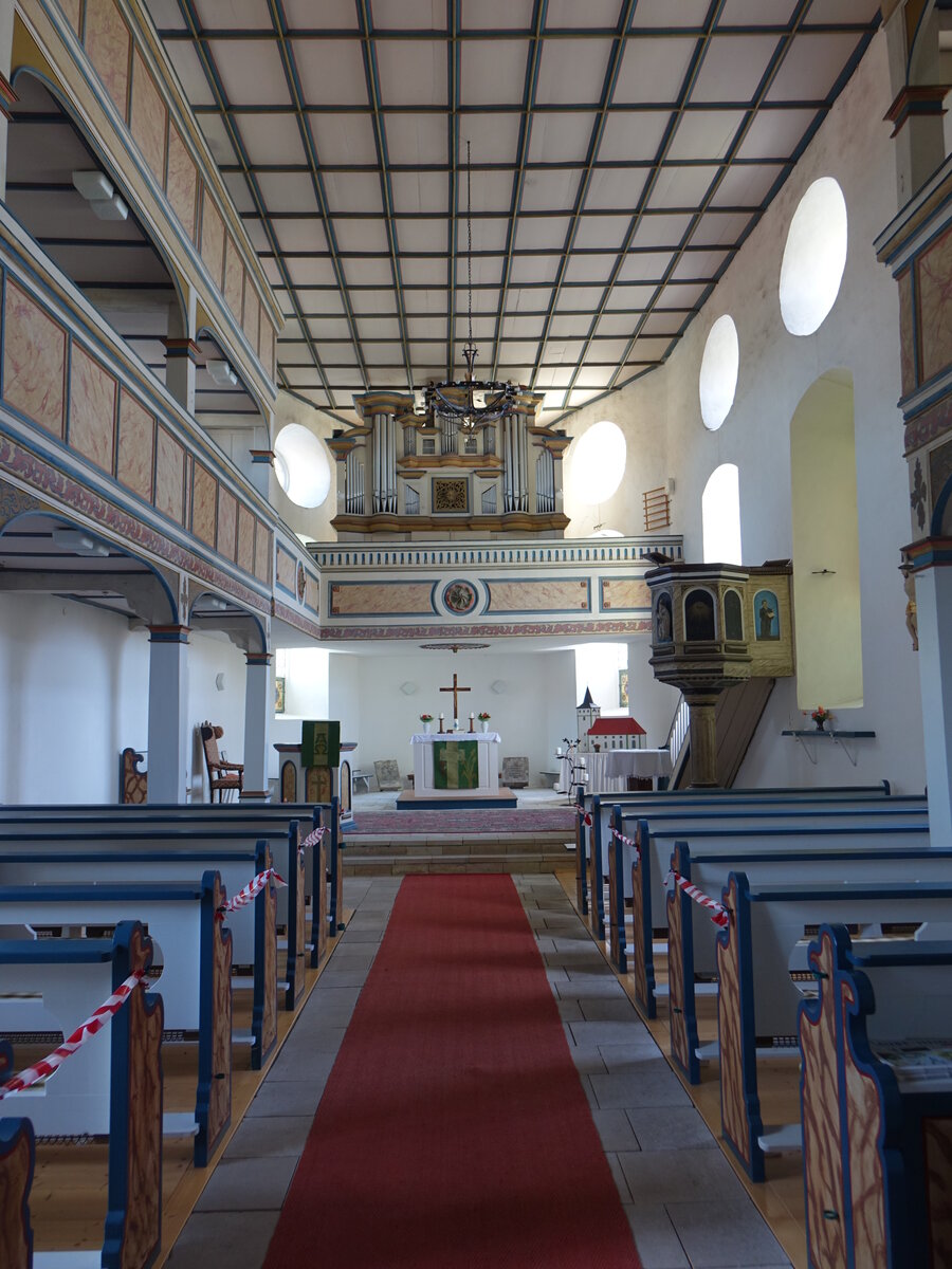 Gellershausen, Innenraum mit Dotzauer Orgel in der Pfarrkirche St. Cyriakus (09.05.2021)