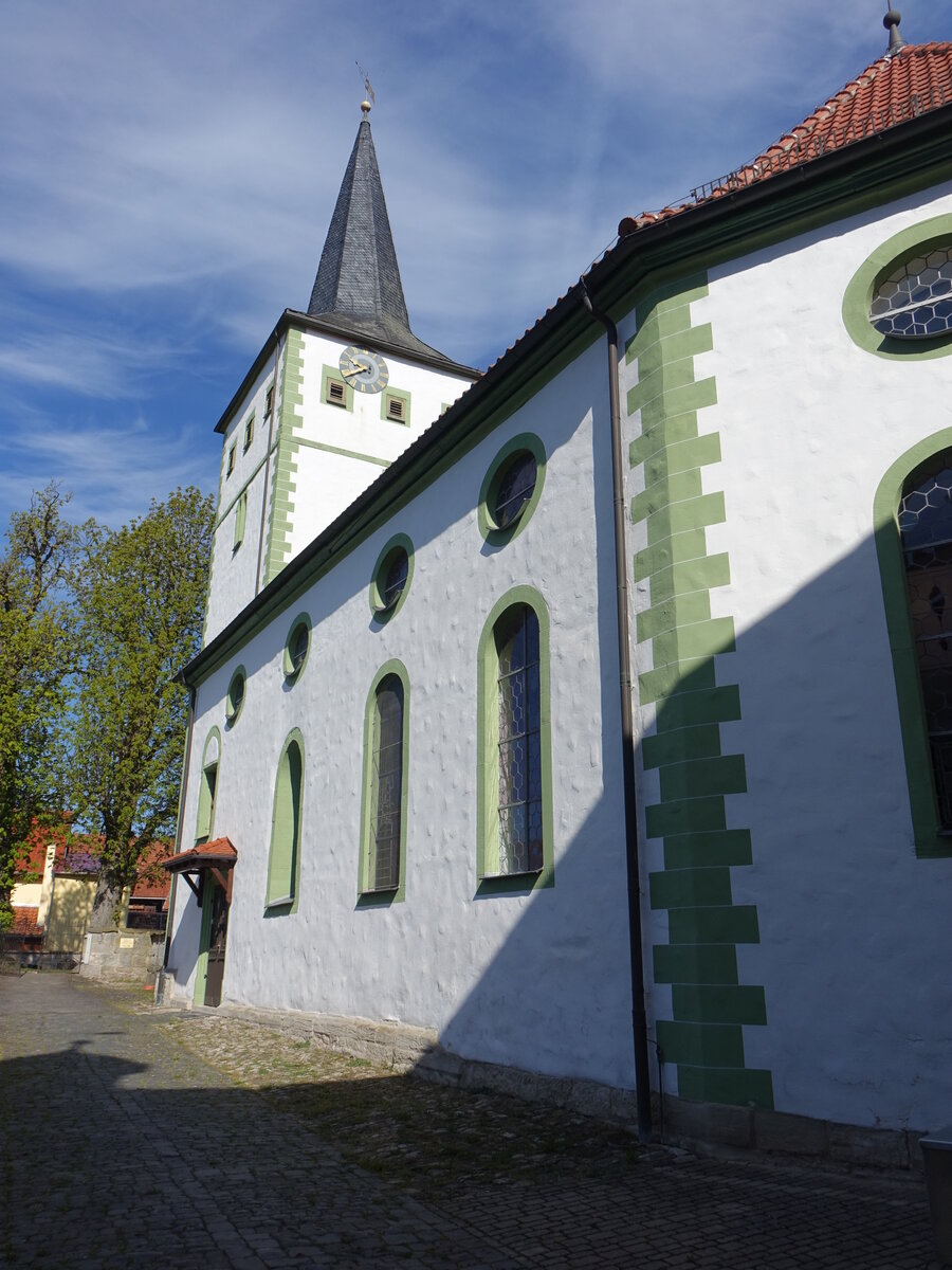 Gellershausen, Pfarrkirche St. Cyriakus, Kirchturm von 1557, Langhaus erbaut 1700 (09.05.2021)