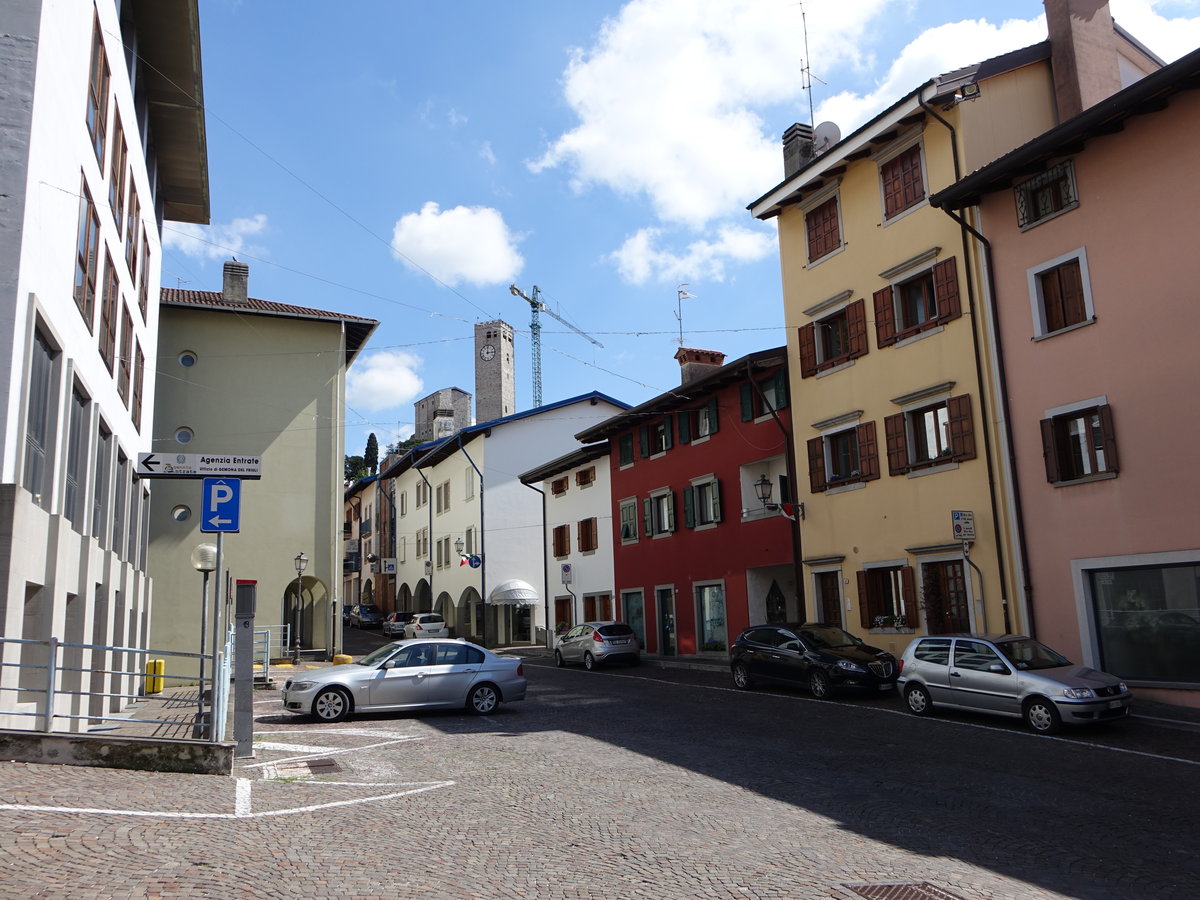 Gemona del Friuli, Gebude an der Piazetta del Ponte (05.05.2017)