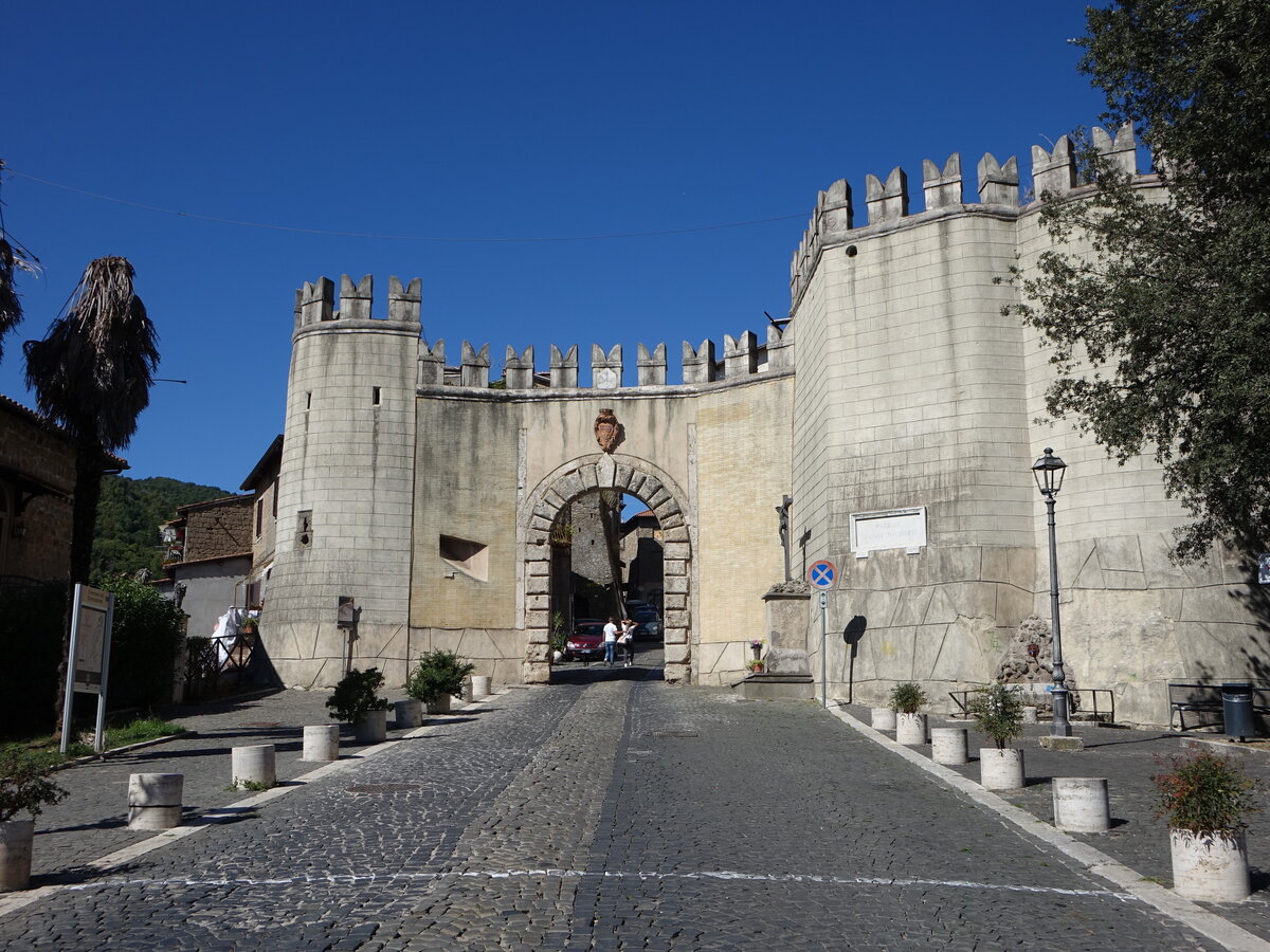 Genazzano, Porta Romana in der Via Antonio Andreani (18.09.2022)