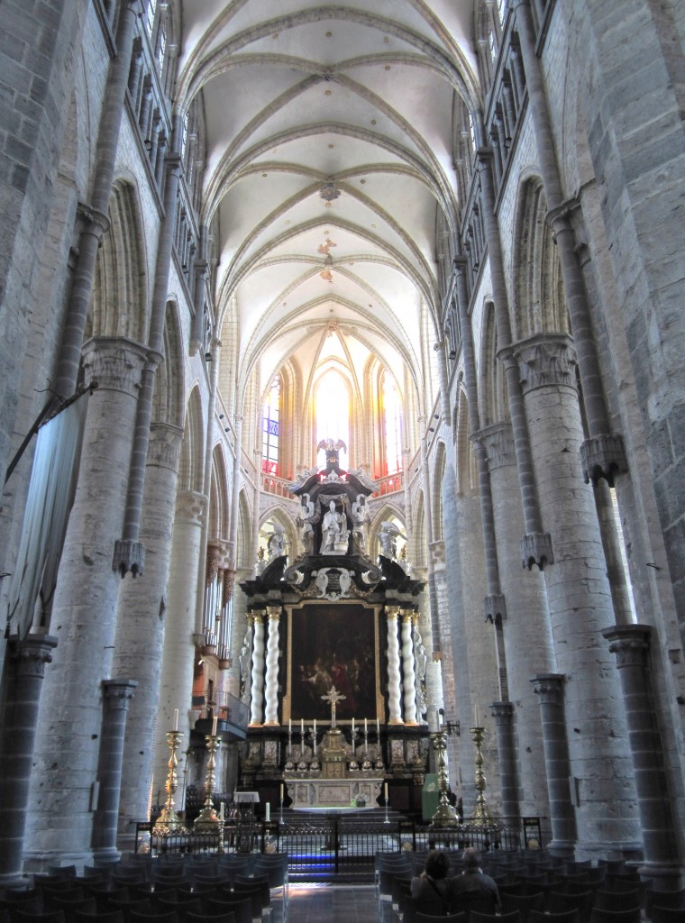 Gent, Langschiff der St. Niklas Kirche (03.07.2014)
