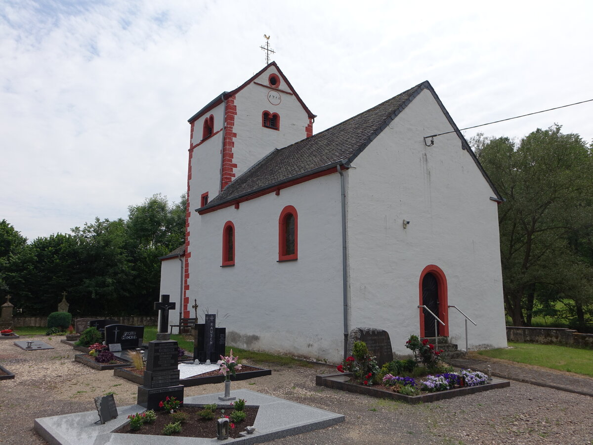 Gentingen, Pfarrkirche St. Johannes der Tufer, erbaut im 17. Jahrhundert (22.06.2022)