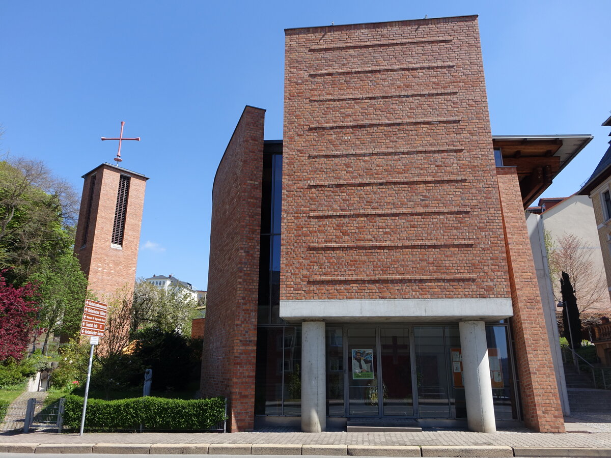 Gera, Pfarrkirche St. Elisabeth in der Kleiststrae, erbaut 2003 (30.04.2023)