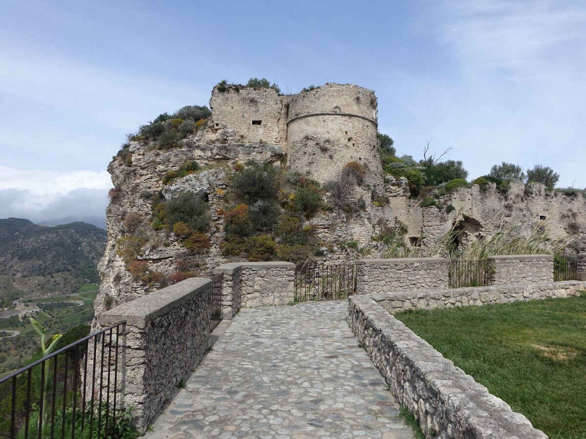 Gerace, Castello Normanno, erbaut im 10. Jahrhundert (10.04.2024)