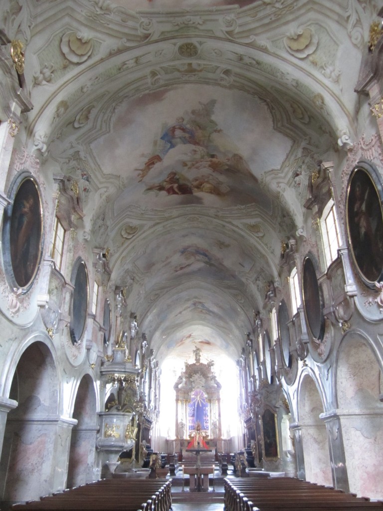 Geras, Langschiff der Stiftskirche Maria Geburt, Fresken von Paul Trger (18.04.2014)