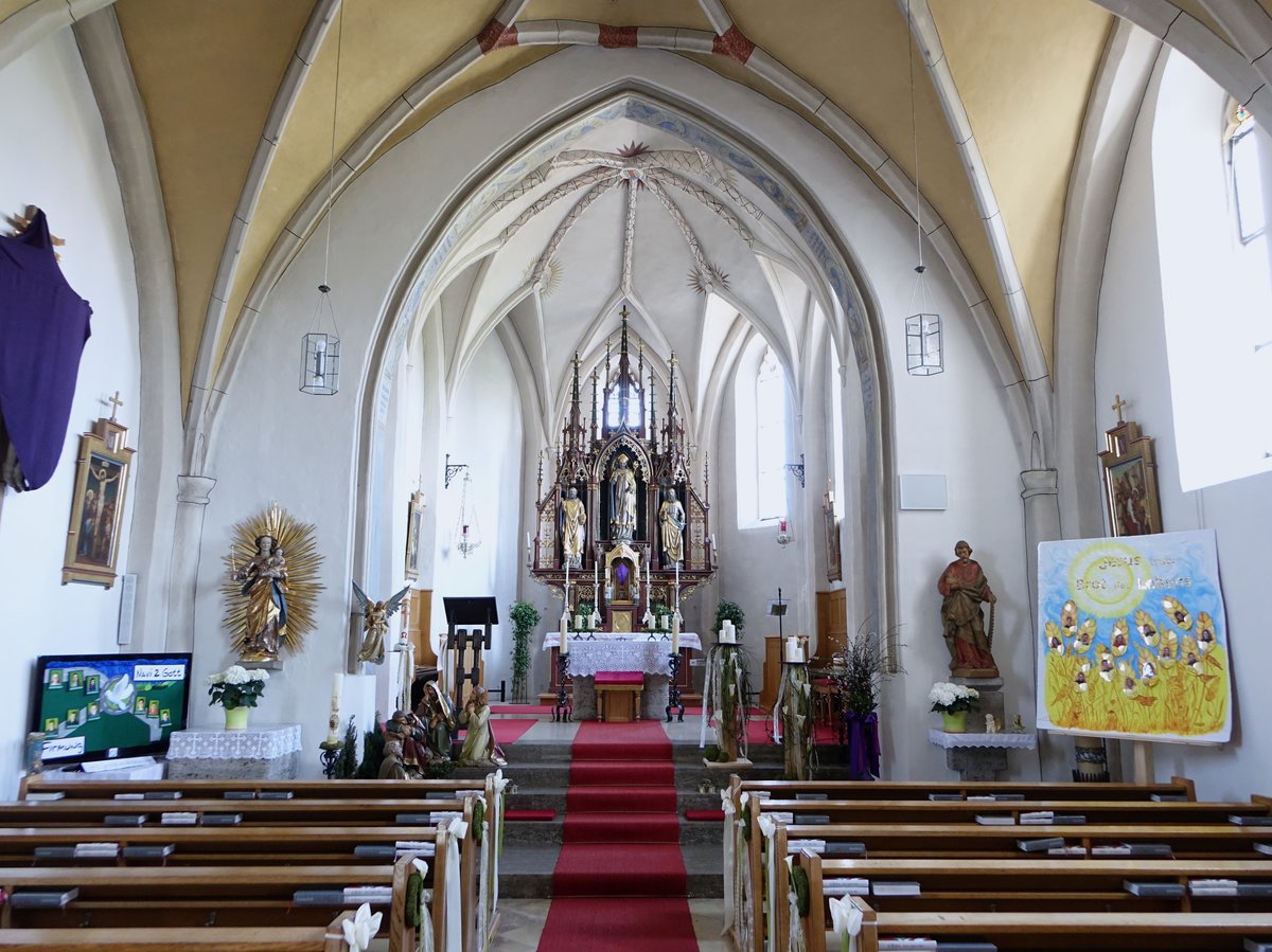 Geratskirchen, sptgotischer Innenraum der Pfarrkirche St. Martin (09.04.2017)