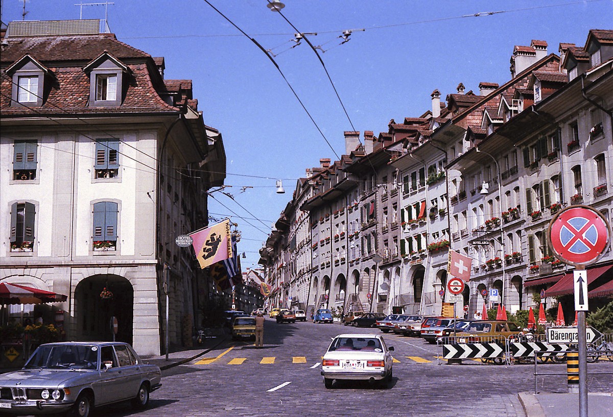 Gerechtigkeitsgasse in Bern. Aufnahme: Juli 1984 (digitalisiertes Negativfoto).