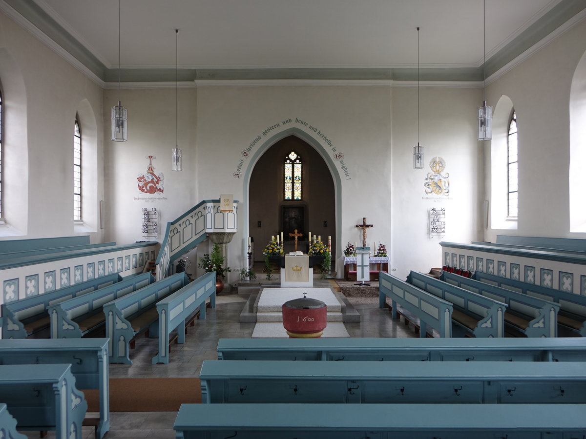 Geroda, Innenraum der Ev. Pfarrkirche St. Maria, Taufstein von 1600 (27.05.2019)