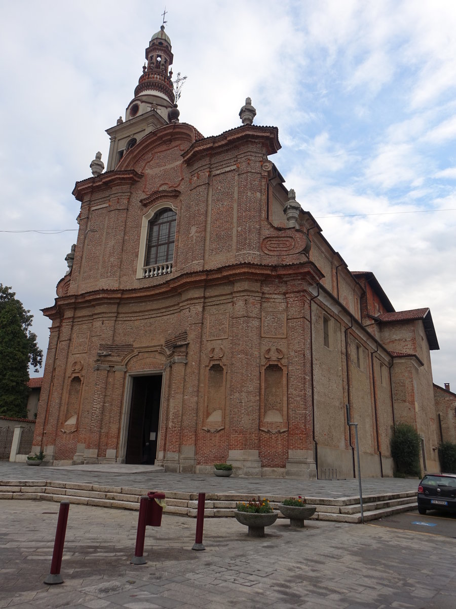 Ghemme, Pfarrkirche St. Maria Assunta, erbaut ab 1666, Fassade von 1720 (06.10.2018)