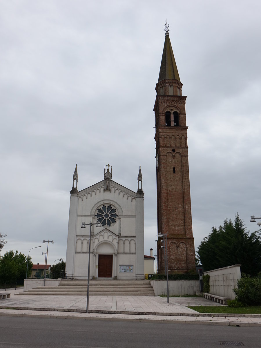 Giai, Pfarrkirche San Giovanni, erbaut 1912 auf den Ruinen eines alten Oratoriums aus dem Jahre 1321 (06.05.2017)