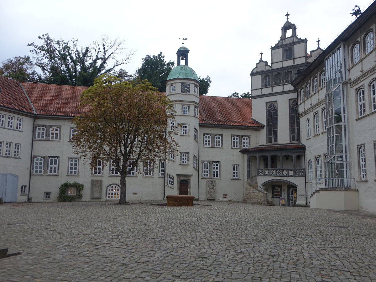 Gifhorn, Schloss, erbaut von 1525 bis 1581 im Stil der Weserrenaissance (17.09.2025)