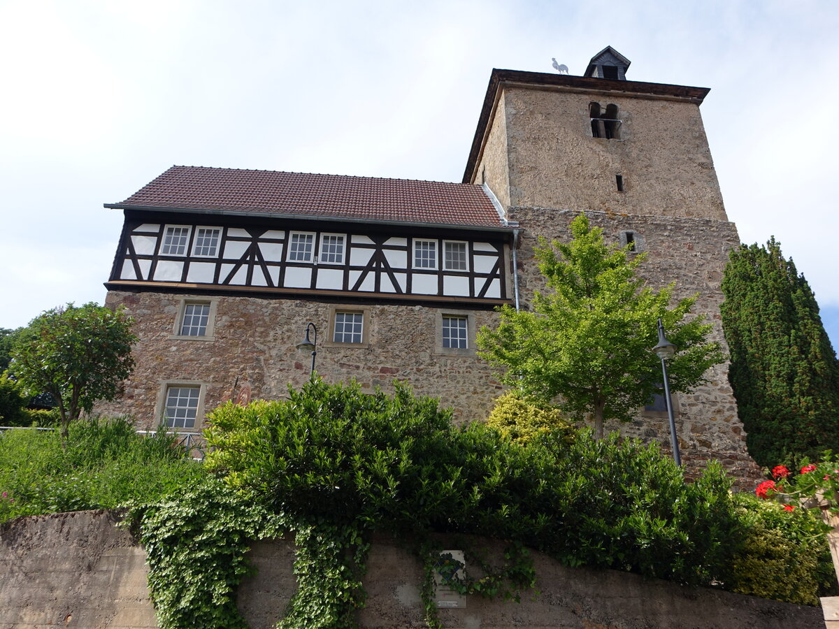 Gilfershausen, evangelische Kirche, gotisches Kirchenschiff, Turmaufsatz 17. Jahrhundert (03.06.2022)