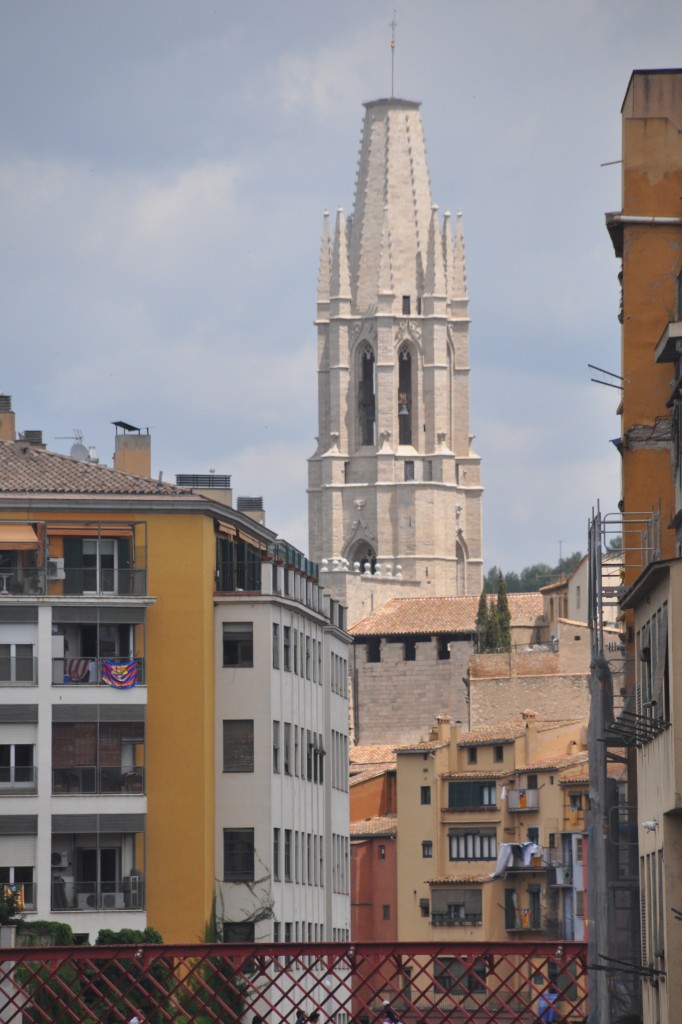 GIRONA (Provincia de Girona), 14.06.2015, Turm der Esglsia (Kirche) de Sant Feliu