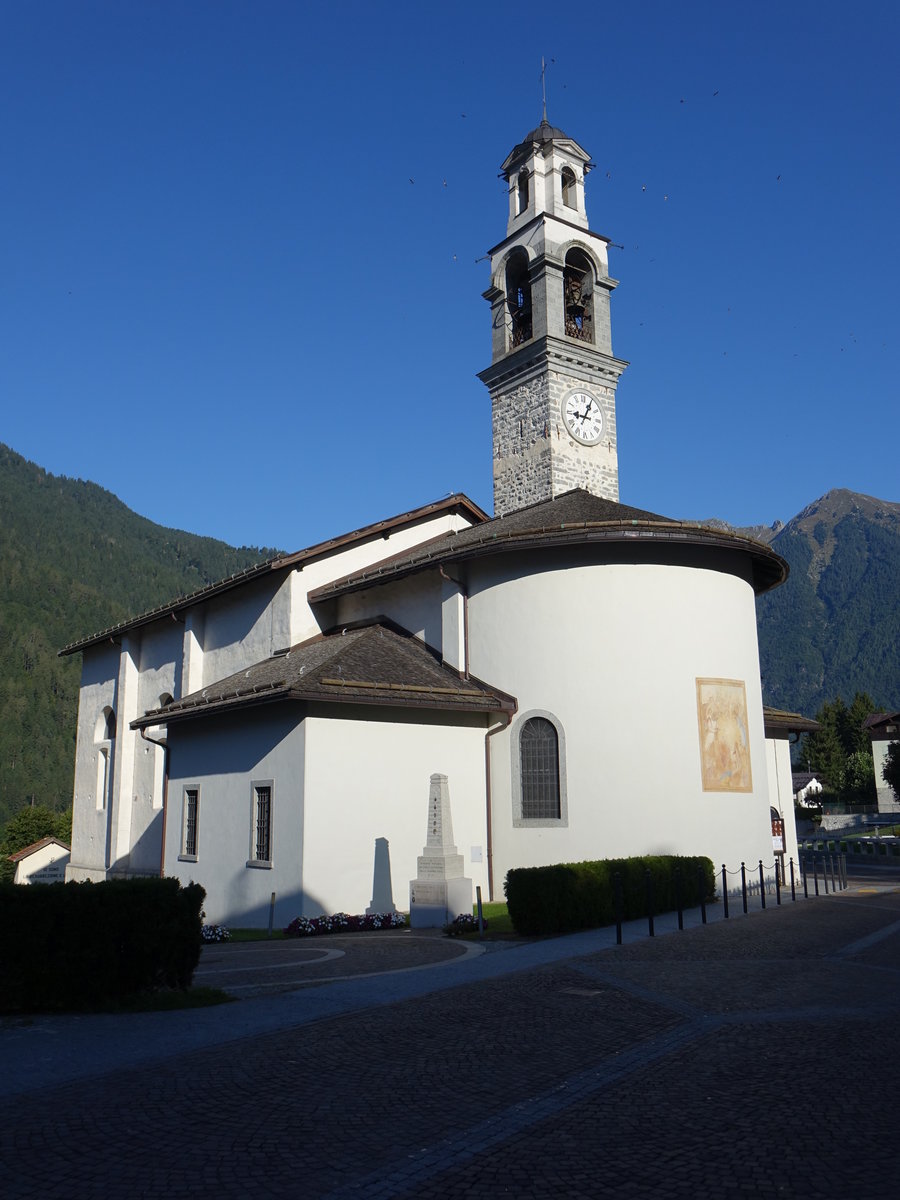 Giustino, Pfarrkirche St. Lucia, erbaut im 14. Jahrhundert (16.09.2019)