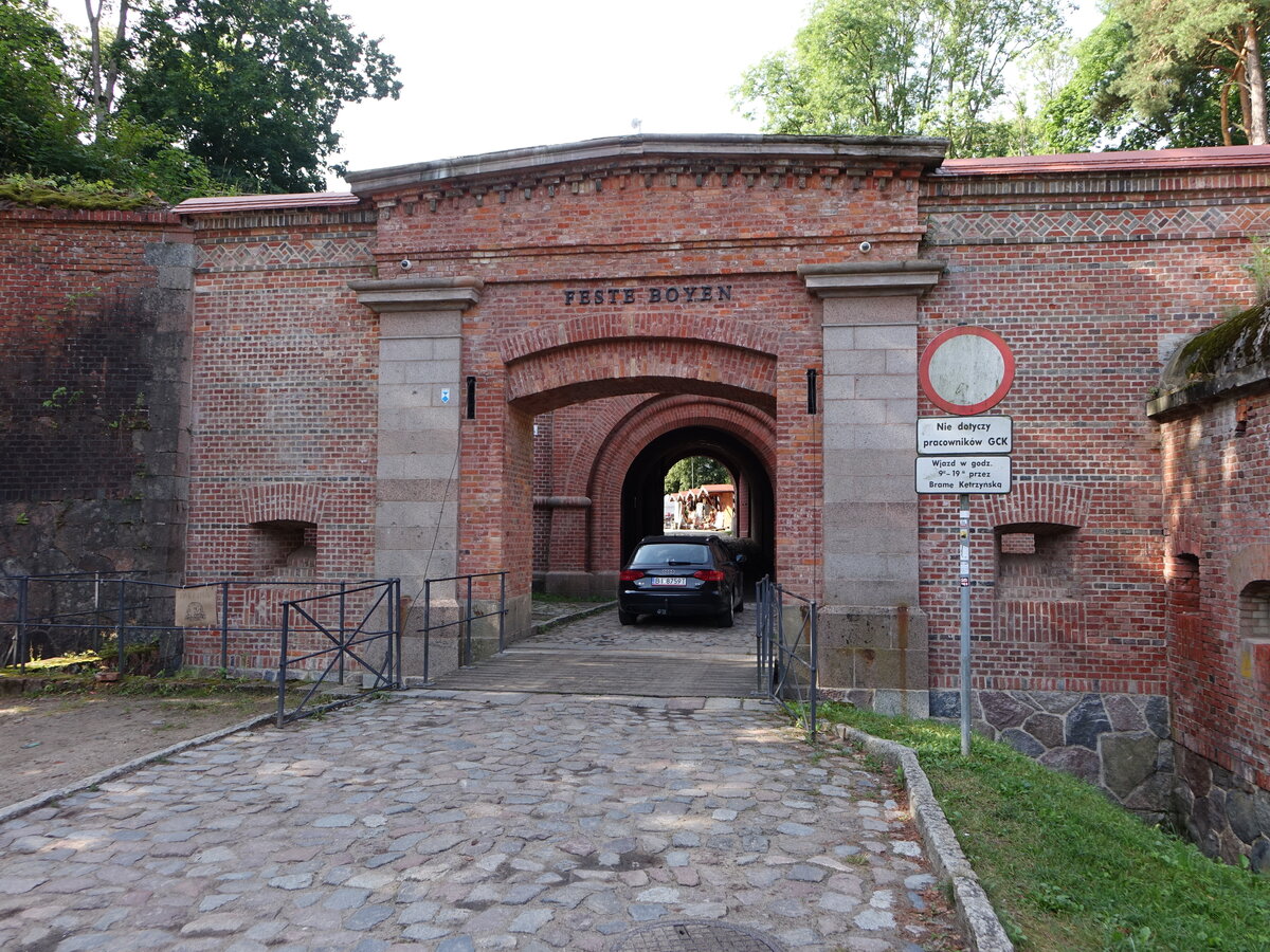 Gizycko / Ltzen, Tor zur Feste Boysen, erbaut von 1847 bis 1855 (04.08.2021)