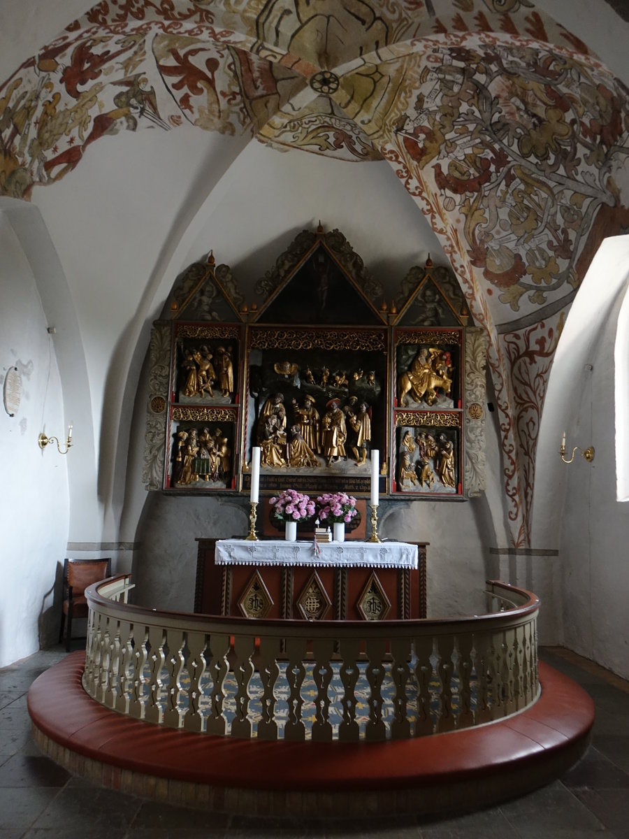 Gjol, Altar von 1520 und Renaissance Kalkmalereien von 1530 im Chor der evangelischen Dorfkirche (23.09.2020)