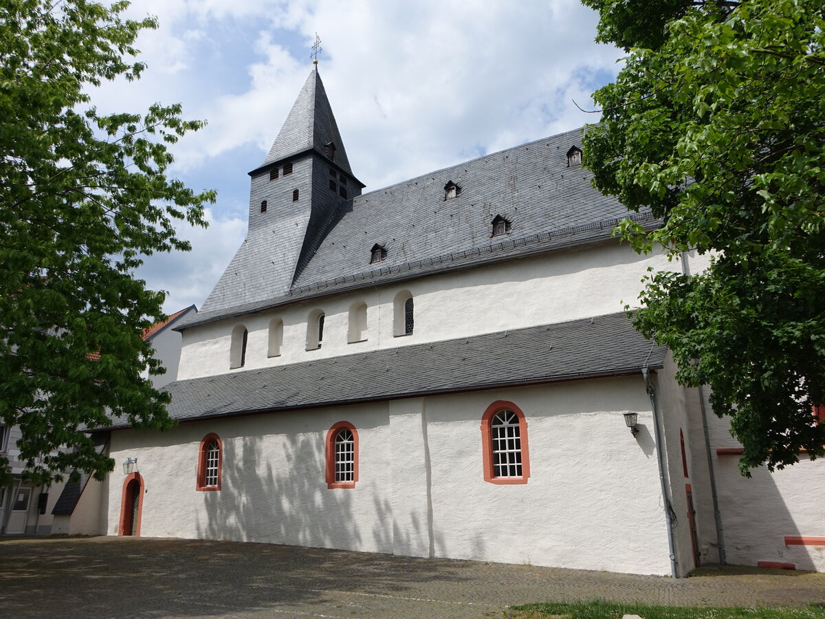 Gladenbach, evangelische St. Martin Kirche, erbaut im 13. Jahrhundert (16.05.2022)