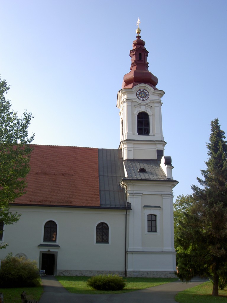 Gleinsttten, Pfarrkirche St. Michael, erbaut 1692, Turm erbaut 1754 bis 1757 
(21.08.2013)