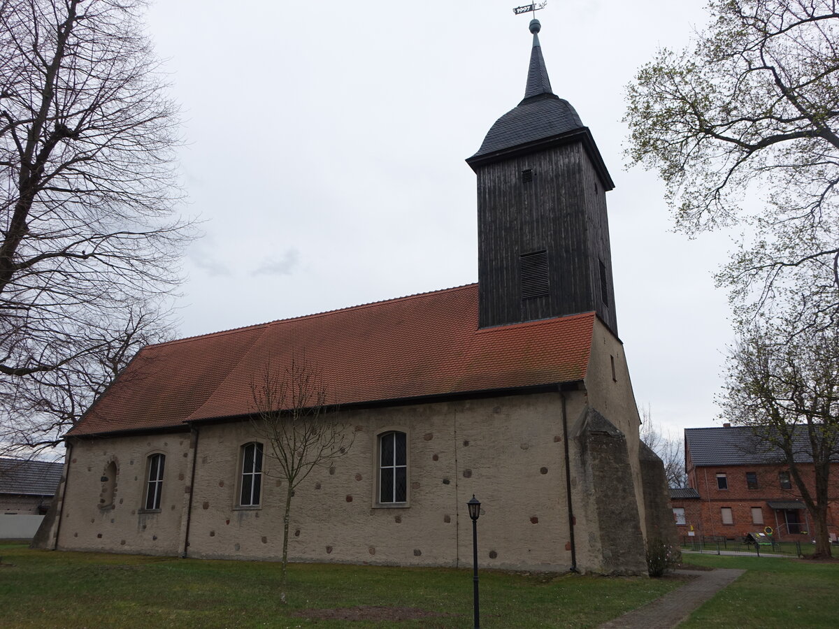 Glienicke, evangelische Kirche, erbaut im 13. Jahrhundert, erweitert 1783 (05.04.2026)